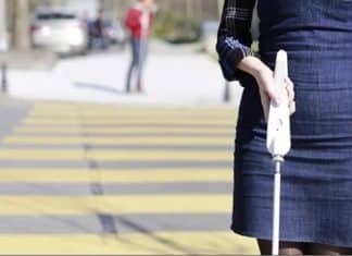El asistente para personas con discapacidad es Google bastón inteligente