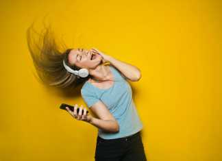 ¿Cómo puedes escuchar música con el Asistente de Google?