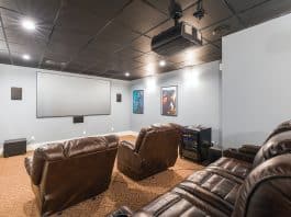 sala de cine en casa pequeña
