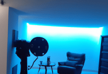 Descubre los equipos esenciales para un Home Cinema en casa perfecto home cinema en casa - Sumérgete en un acogedor oasis en casa Proyector de cine que despliega emocionantes historias en tu pared, iluminando tu alma con comodidad y sueños