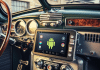 Análisis comparativo: CarAudio Android auto La mejor opción para tu coche CarAudio con Android para Coche instalado en el panel de un auto antiguo contraste de lo viejo con lo moderno